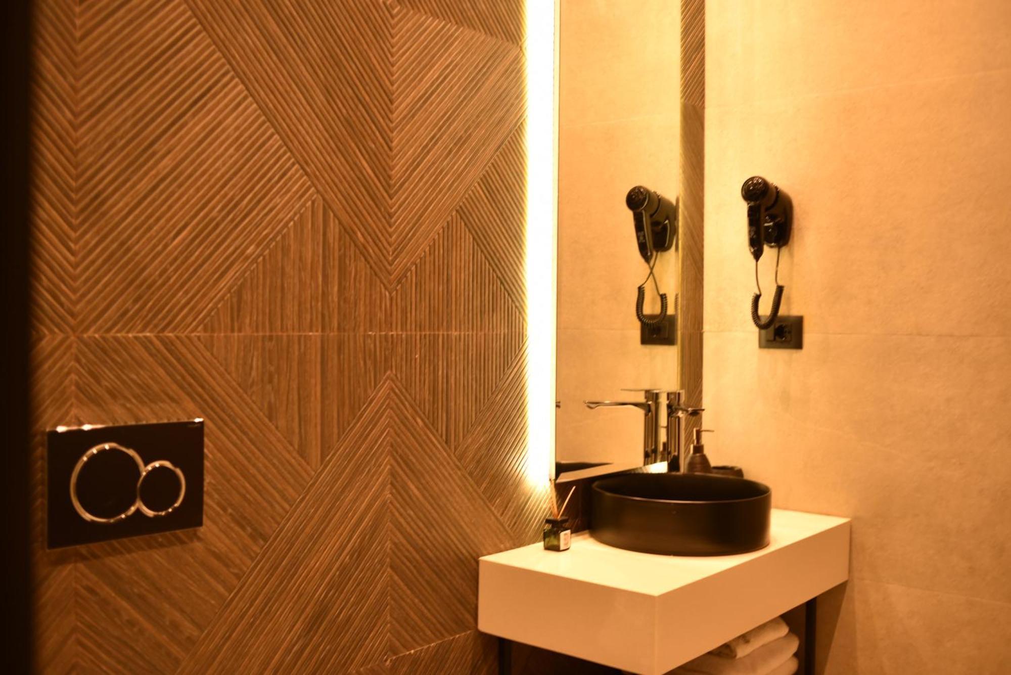 Nuna Hotel Radhimë Quarto foto