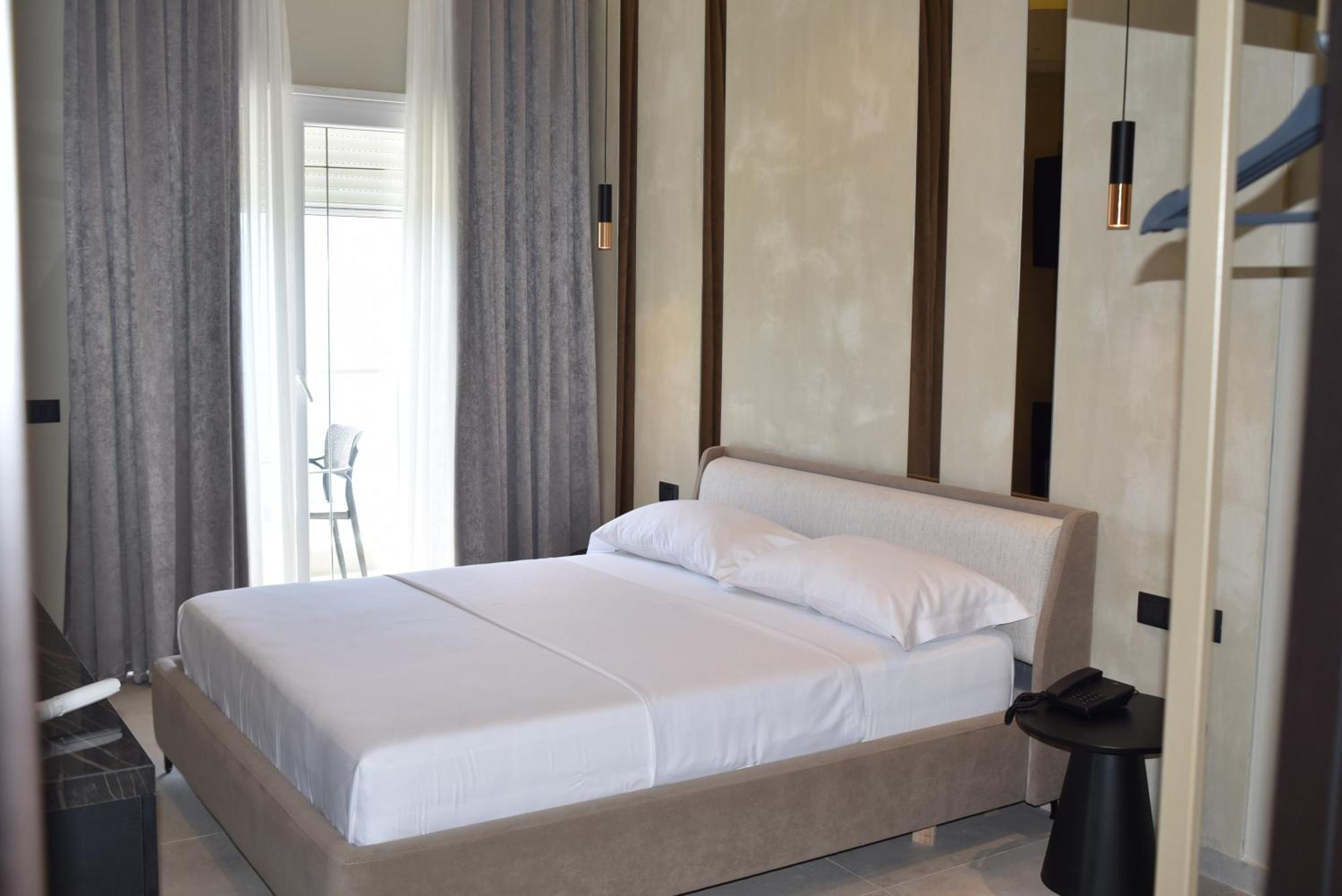 Nuna Hotel Radhimë Quarto foto
